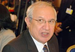 زياري ينصّب المدير الجديد لمستشفى سعادنة عبد النور بسطيف                                    بعدما بقي المنصب شاغرا لسنتين