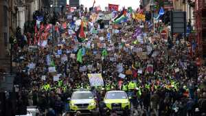 Planète - De Séoul à Londres, en passant par Paris, la jeunesse marche pour le climat