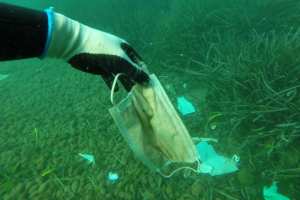Planète - Eau, rivières, océans: L’océan, cimetière des déchets du Covid