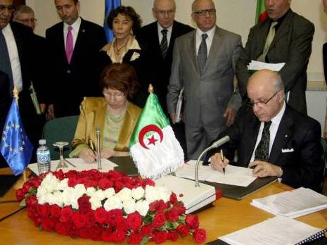 Signature de trois conventions de coopération                                    Visite de Catherine Ashton en Algérie