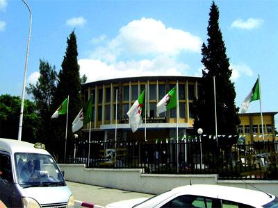 Loin du chef-lieu, loin de la culture                                    Les communes et les villages éloignés restent marginalises à Tizi Ouzou