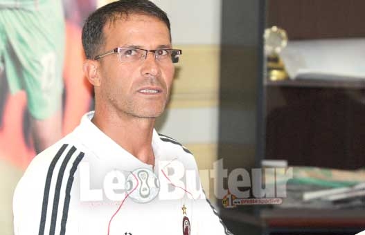 JSK-MCA : Belhouchet : «Ce clasico sera un tournant pour le MCA et je sens que Djalit va marquer à Tizi-Ouzou»