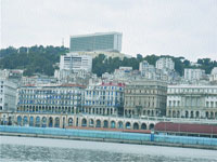 Jadis blanche et joyeuse, aujourd'hui grise et morose                                    Alger : il faut la réinventer