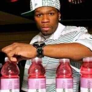 IL DEVIENT MILLIARDAIRE EN VENDANT DE L'EAU