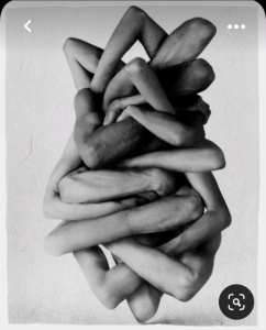 NE T'ACCROCHE À PERSONNE.