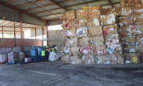Beni Mered (Blida) - Exportation de la première cargaison de carton recyclé vers l'Inde