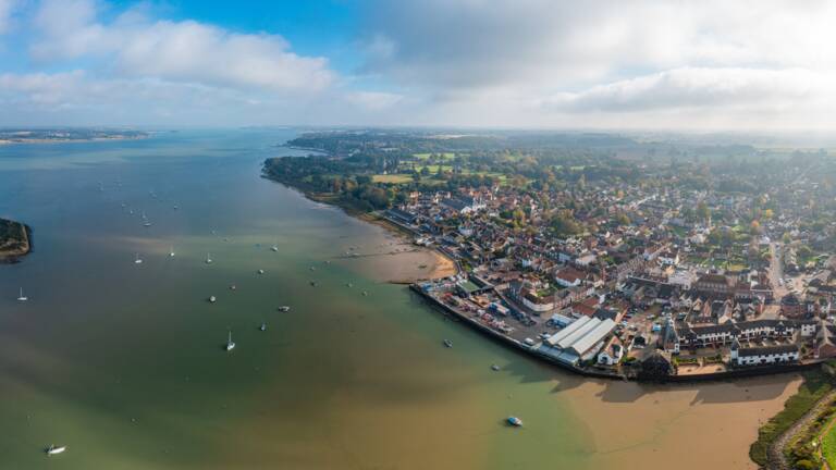 Planète (Angleterre/Europe) - Comment une petite ville anglaise de 800 habitants a réussi à s'émanciper du plastique
