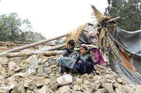 Planète (Asie) - Un séisme fait plus de 1.000 morts et 3.000 blessés en Afghanistan: Les survivants, sans abri, nourriture ou eau, attendent de l’aide avec anxiété