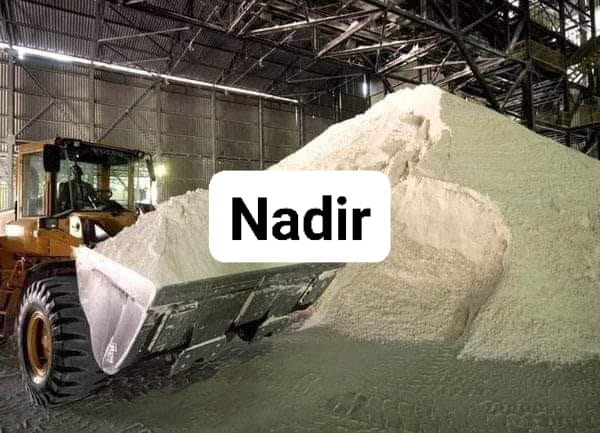 Voici de la poudre d'alumine utilisée dans l'agroalimentaire.