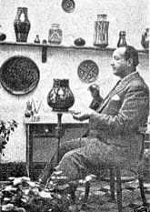 Le Maître et la leçon Le fondateur de l'art céramique moderne au Maroc, Boudjemaa Lamali (1890-1971) était un Algérien.