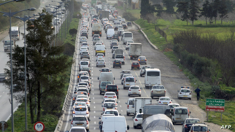 بعد مطالب بتغييره بسبب 