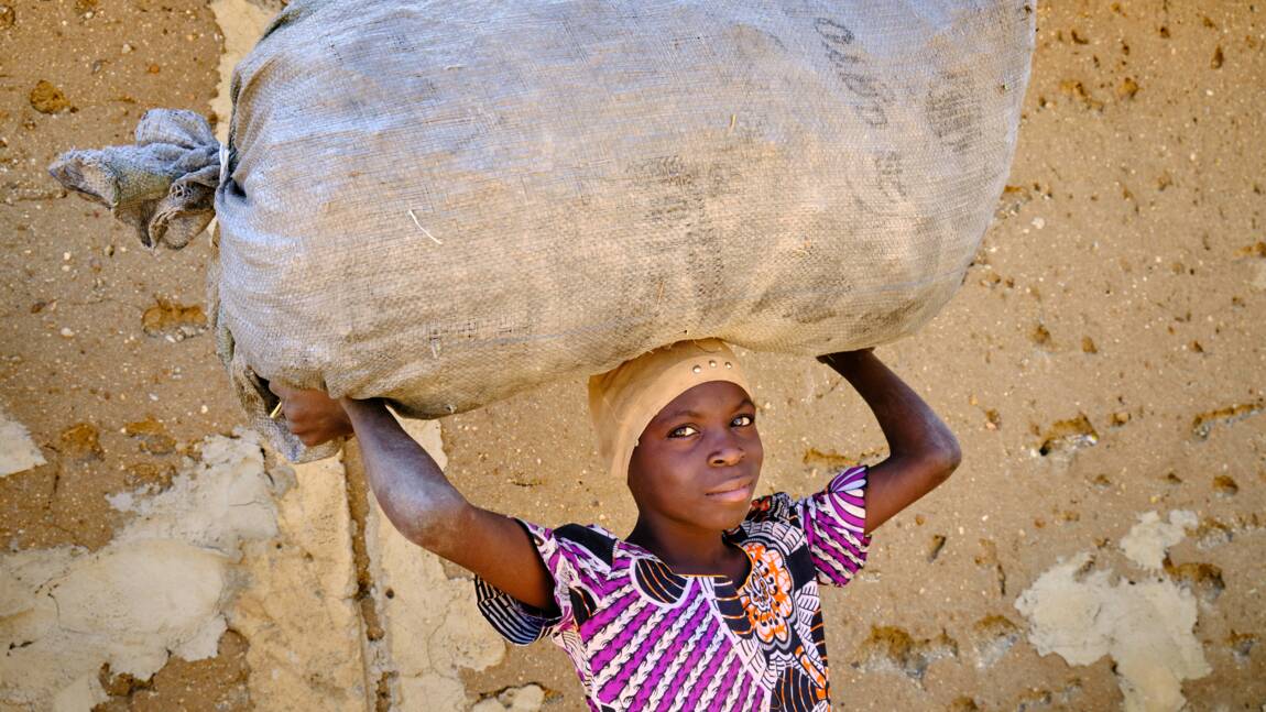 Planète (Afrique) - Inondations et sécheresses forcent plusieurs millions d'enfants à quitter l'école pour aider leur famille