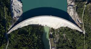 Planète (Cas de la Suisse/Europe) - La capacité de stockage des lacs de barrage se réduit dangereusement