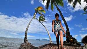 Planète (Océanie) - Aux îles Fidji menacées par la montée des eaux, le changement climatique noie les villages et les espoirs