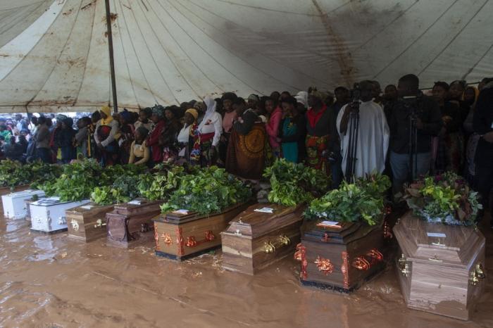 Planète (Afrique) - Au Malawi, la longue marche de villageois frappés par le cyclone Freddy