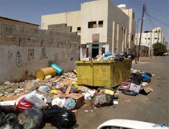 سكان مدينة العلمة بسطيف يستغيثون                                    أوساخ.. طرقات تغمرها البرك والسلطات غائية