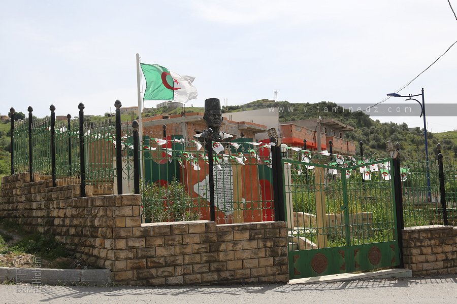 La stèle inaugurée en hommage au Chahid Babouche Saïd dit Si Tahar, lors de la célébration du 49e anniversaire de l'Indépendance de l'Algérie
