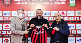 Planète (Algérie/Afrique) - Football/Coupe de la CAF: Abdelhak Benchikha, entraîneur de l'USM Alger «Je suis l'homme le plus heureux sur terre»