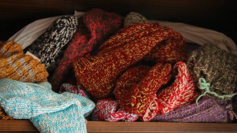 Planète (Amérique du Sud) - Au Chili, en plein désert d'Atacama, des montagnes de fringues usagées visibles depuis l'espace