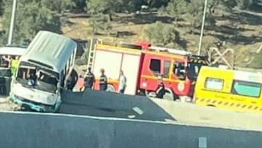 Sidi Aich (Béjaïa) -  33 blessés dans une collision entre un bus et véhicule léger
