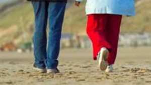 Planète - SANTÉ: LOIN DES 10.000 PAS RECOMMANDÉS HABITUELLEMENT / Marcher jusqu'à 5.000 pas/jour prolongerait la vie