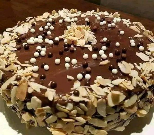 كيكة هشيشة بالبسكويت والشكلاط بدون دقيق