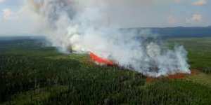 Planète (Amérique du Nord) - Incendies au Canada: les feux gagnent du terrain dans l'ouest, où des milliers d'habitants continuent à évacuer