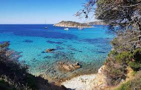 Planète (Italie/Europe) - Un touriste français arrêté en Sardaigne avec 41 kg de galets dans son coffre