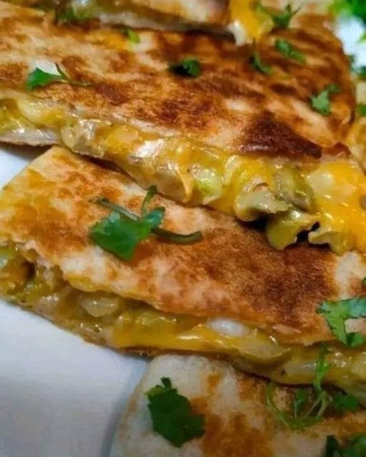 فطيرة محشية ولا أروع بطريقة سهلة متأكدة راح تنال إعجابكم 👌