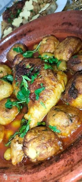 #طاجين زيتون بكريات دجاج محشية بالجبن 😋😋