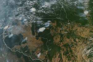 Planète (Amérique du Sud) - Les feux en Amazonie menacent de ruiner la baisse de la déforestation