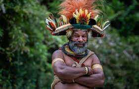 Planète (Papouasie-Nouvelle-Guinée/Océanie) -  «Tout le monde peut être un gardien de la forêt», estime le chef papou Mundiya Kepanga