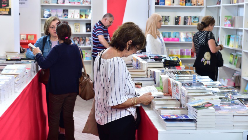 «L’engagement dans la littérature africaine» débattu au Sila «L’acte d’écrire engage fondamentalement»