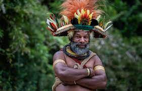 Planète (Papouasie-Nouvelle-Guinée/Océanie) -  «Tout le monde peut être un gardien de la forêt», estime le chef papou Mundiya Kepanga