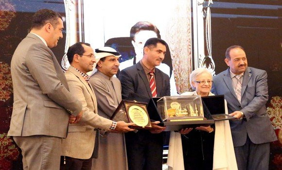 La Fondation koweitienne Souad Al Sabah honore Zhour Ounissi à Alger