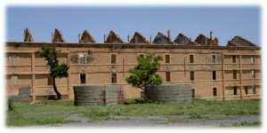 الثكنة العسكرية وساحة السلاح (سور الغزلان)