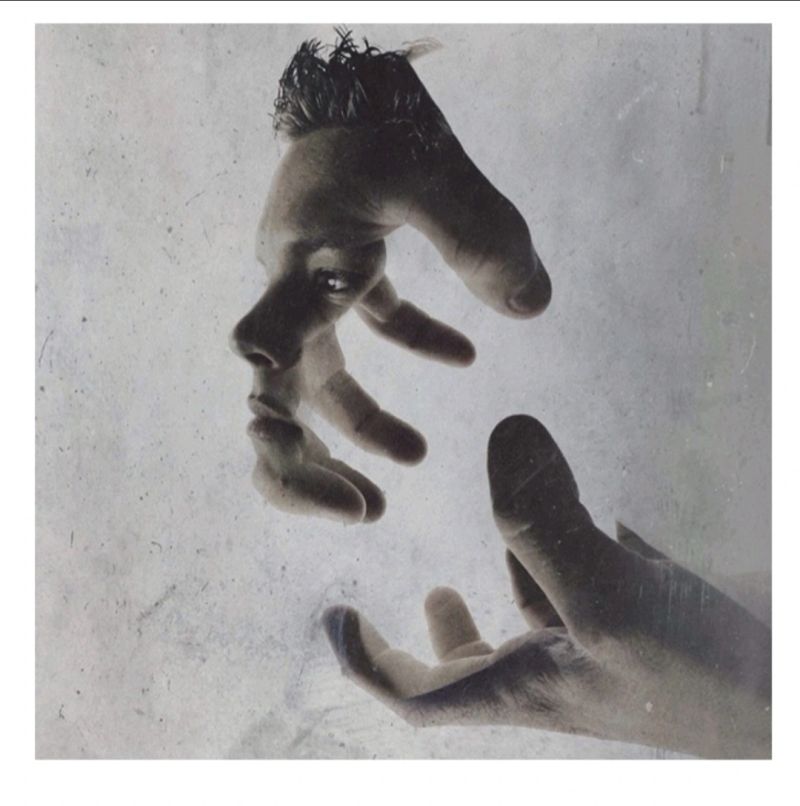 Ton autre moitié est à l'intérieur