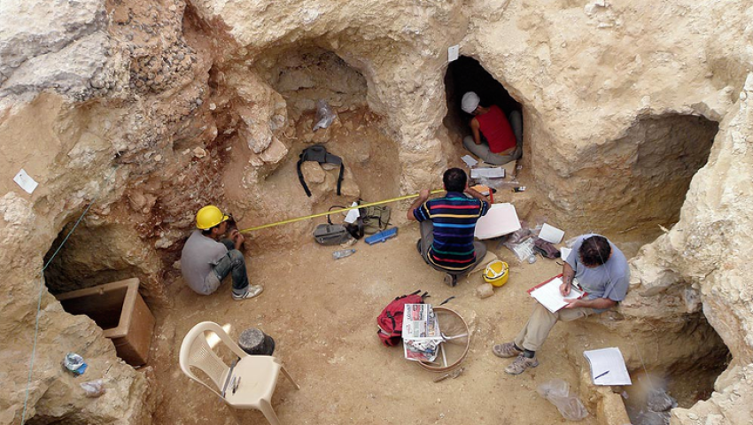 Ténés Fouilles de sauvetage sur le site de découverte de vestiges archéologiques