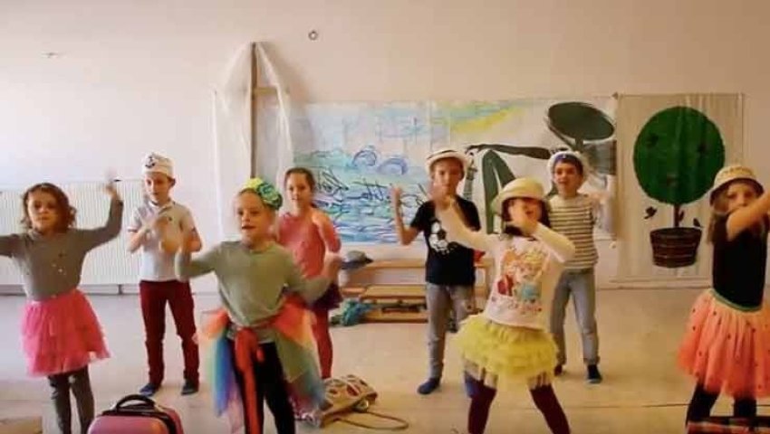 Béchar Session de formation aux techniques théâtrales au profit des encadreurs des enfants aux besoins spécifiques