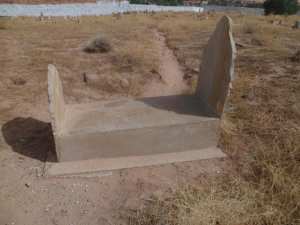 قبر الكاتبة النمساوية إزابيل إبرهارد