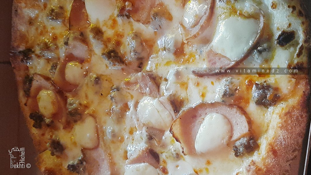 Pizza Gourmande à la Viande Hachée et Tranches de Pâté Fumé