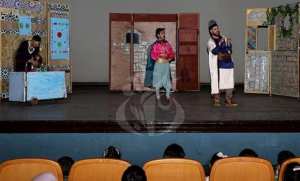 Batna: la pièce  Les souliers du Tambour  ravit les tout-petits