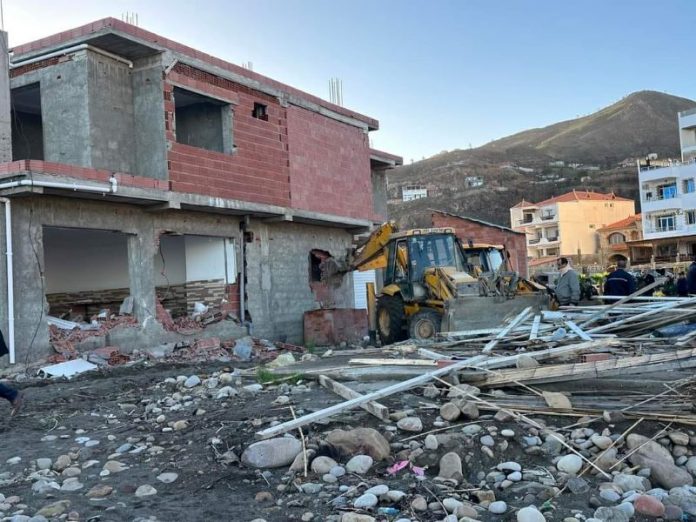 Algérie (Bechar) -  La lutte contre la prolifération des constructions illicites en débat