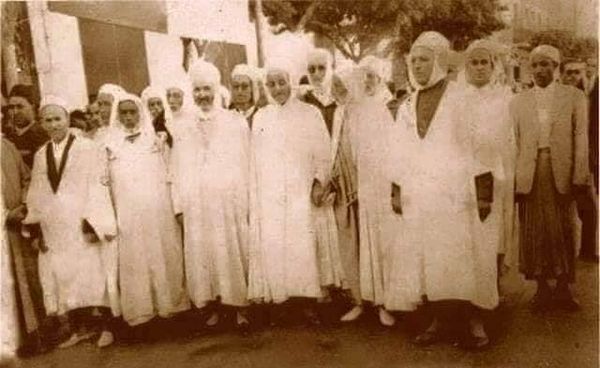 وهران مدينة  العلم والعلماء و أهلها أولياء.