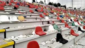 Constantine (Football) - Incidents du match CR Belouizdad – ES Mostaganem:  Le stade Hamlaoui compte les dégâts