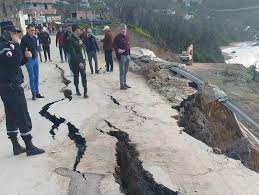 Ziama Mansouriah (Jijel) -  Fermeture de la RN43  suite à un éboulement