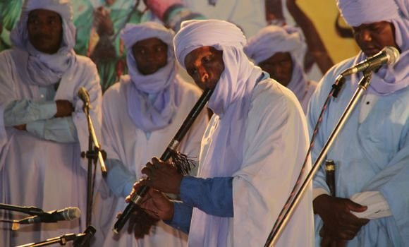 Participation de plus de 25 troupes à la 16e édition du Festival national culturel d'Ahellil à Timimoun