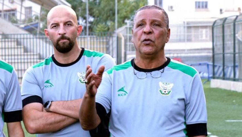 Constantine (Football) - Abdelkader Amrani (entraîneur du CS Constantine) à propos de la demi-finale contre le MCA: «Difficile de se prononcer»