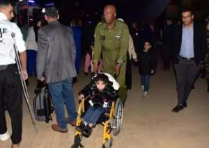 إنطلاق العملية الثانية لإجلاء 66 جريح فلسطيني و33 مواطنا جزائريا من مطار القاهرة مطار بوفاريك العسكري