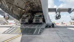 مسؤول أميركي يعلن تعليق إرسال شحنة أسلحة لإسرائيل